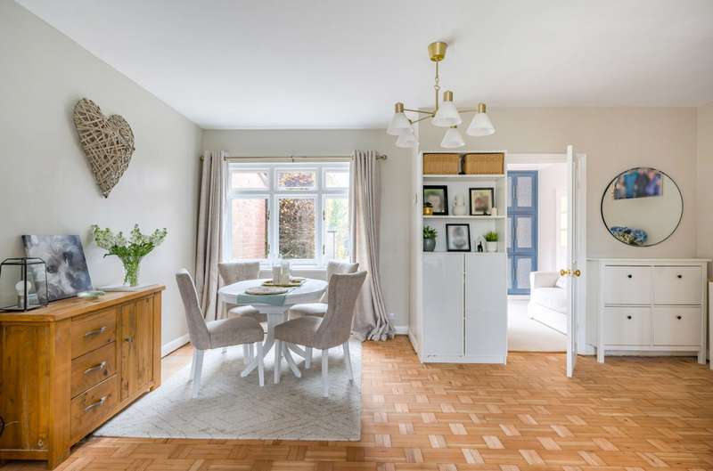 Property for Sale in Willowbed Drive, Chichester, Po19