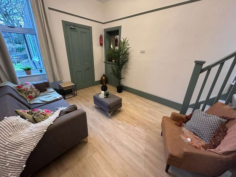 3 Bedrooms Flat for rent in Clifton Road, City Centre, Aberdeen, AB24