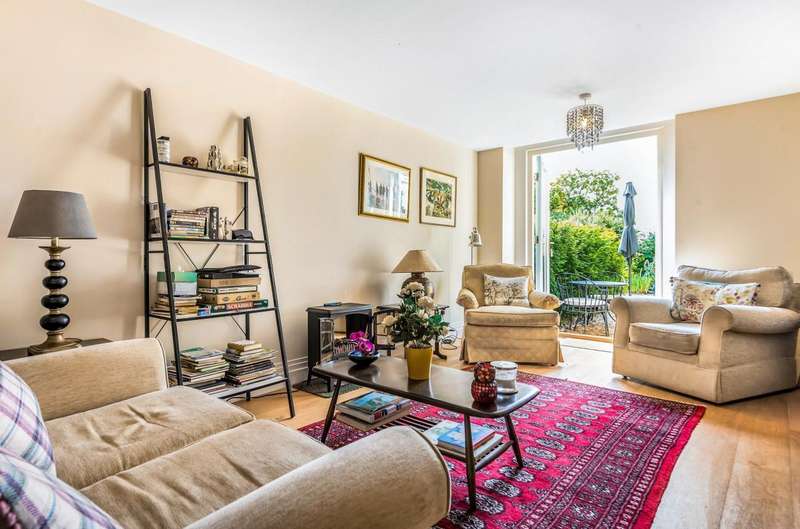 Property for Sale in Kings Drive, Midhurst, Gu29