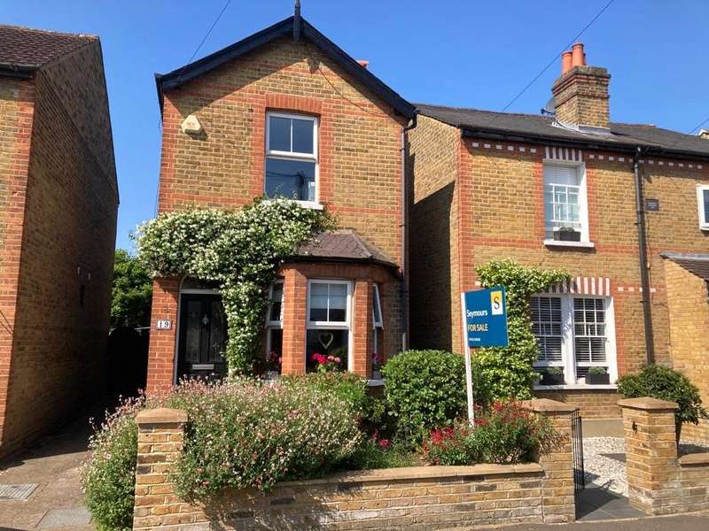 Property for Sale in Sunbury Lane, Walton On Thames, Surrey, Kt12