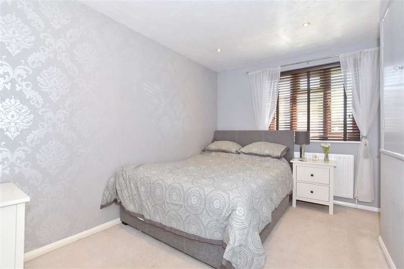 Property for Sale in Willowmead, Leybourne, Kent, Me19