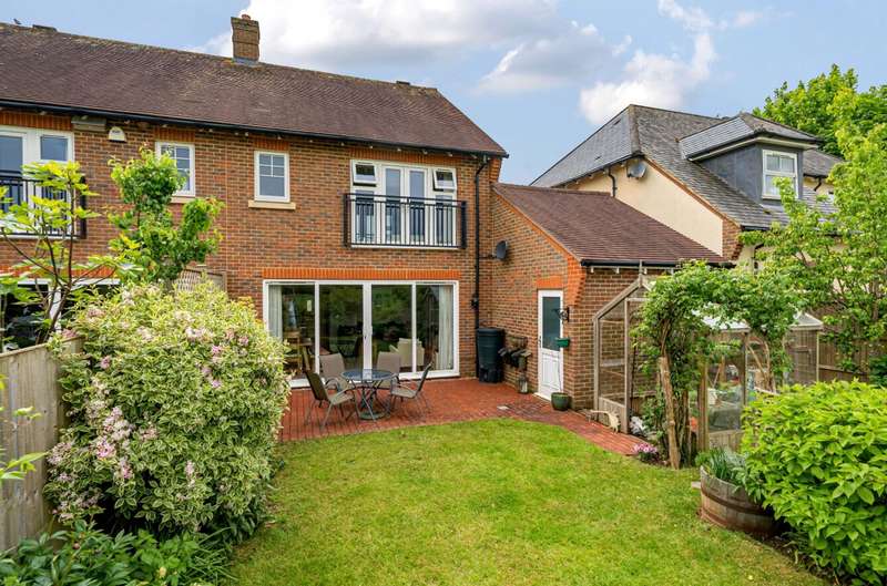 Property for Sale in Oakford Park, Halnaker, Po18