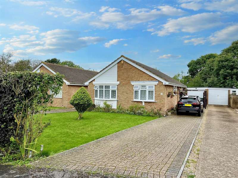 2 Bedrooms Detached Bungalow for sale in Tolkien Road, Eastbourne, BN23