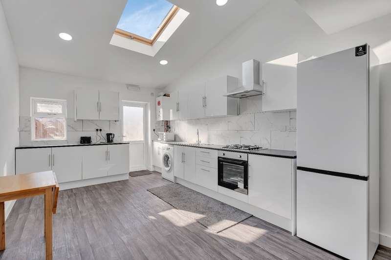 4 Bedrooms Terraced House for sale in St. Georges Road, Coventry, CV1