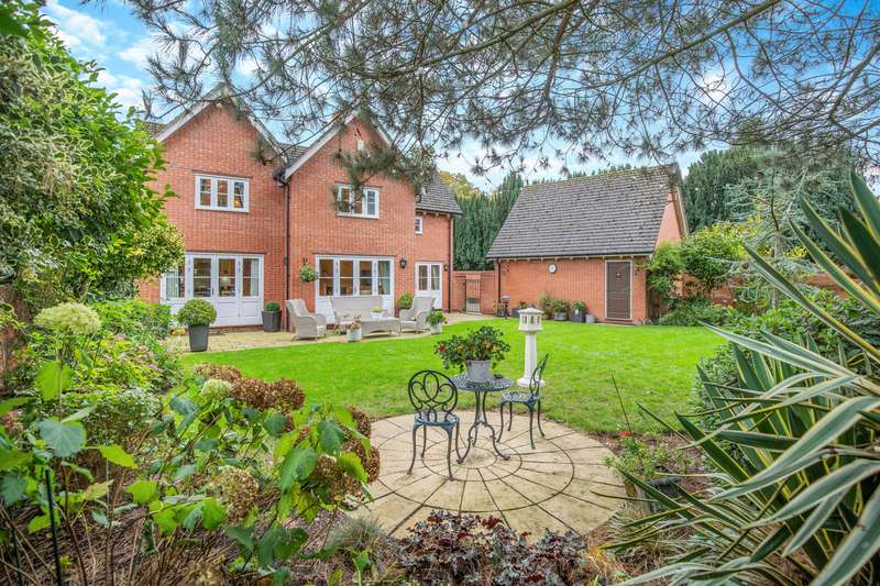 4 Bedrooms Detached House for sale in Orchard Lane Wolseley Bridge Stafford, Staffordshire, ST17