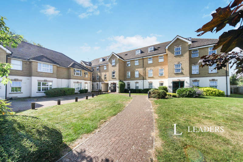 2 Bedrooms Flat for rent in Tollgate Court, LU6