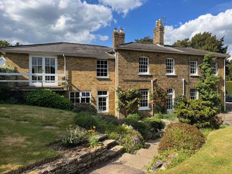 5 Bedrooms Property for sale in Five Bedroom Period House In Hertingfordbury Village, SG14