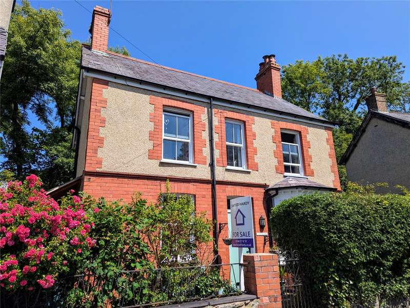 3 Bedrooms House for sale in Mill Road, Llanfairfechan, Conwy, LL33