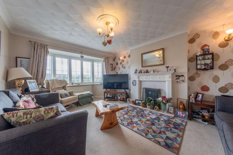 Property for Sale in Bedroom House Detached In Darnhall, Cw7