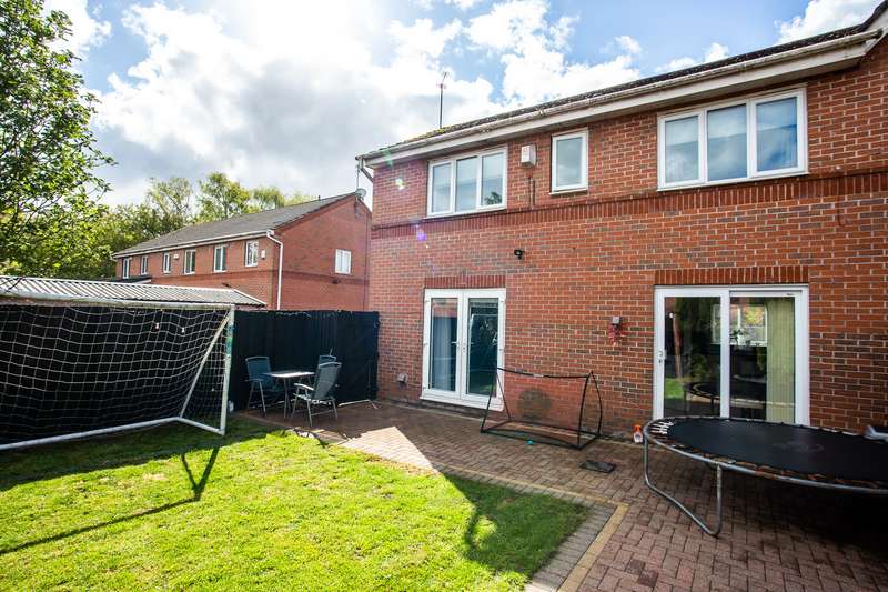 Property for Sale in Oakshaw Close, Manchester, M9