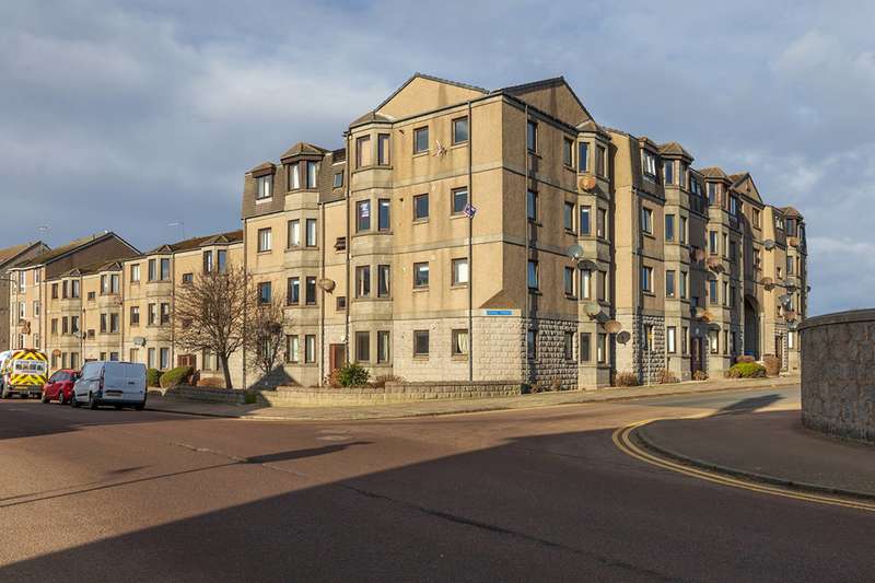 2 Bedrooms Flat for sale in Seaforth Road, Aberdeen, AB24