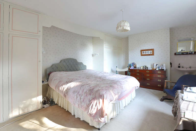 Property for Sale in Ridgeway Lane, Lymington, Hampshire, So41