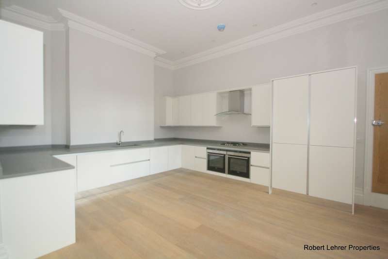 3 Bedrooms Flat for rent in Courtyard, The Ridgeway, Mill Hill, NW7