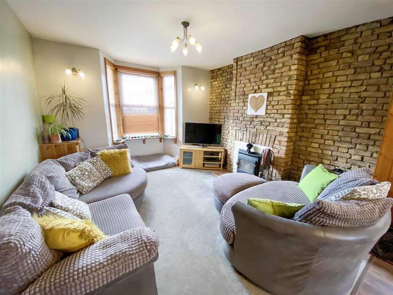 Property for Sale in Edgar Road, Yiewsley, West Drayton, Ub7