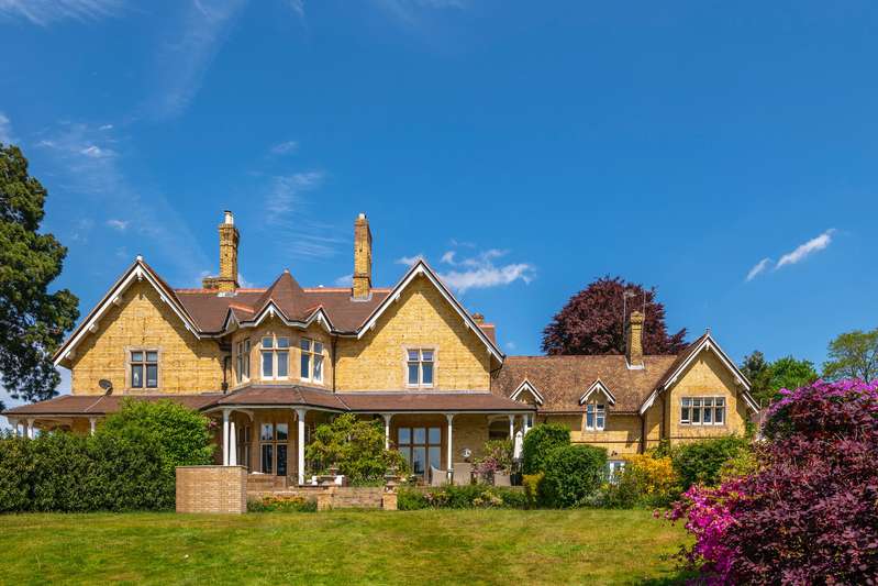 Properties for Sale in Betchworth, Betchworth Surrey