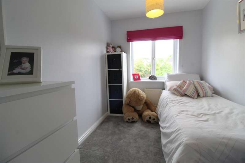 Property for Sale in Hurst Crescent, Glossop, Sk13