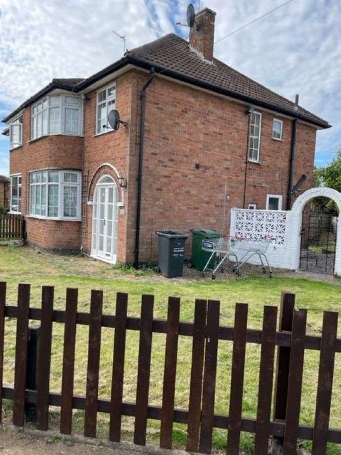 Property to rent in Queensgate Dr Birstall, Leicester, Le4