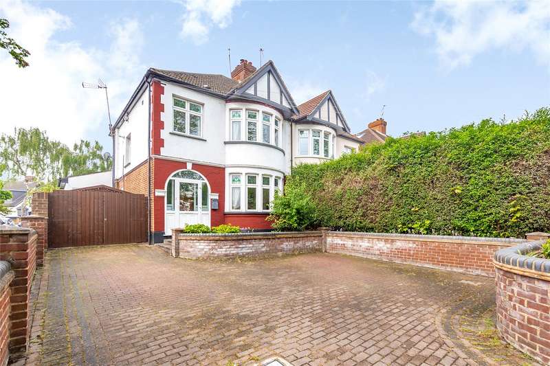 Properties for Sale in Hornchurch, Ravenscourt Grove Hornchurch Essex