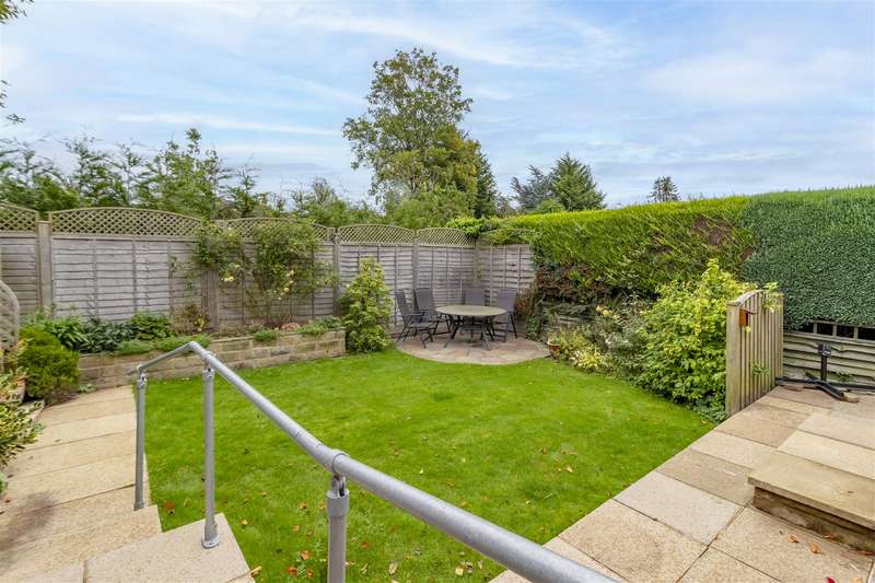 Property for Sale in Wyncroft Grove, Bramhope, Leeds, Ls16
