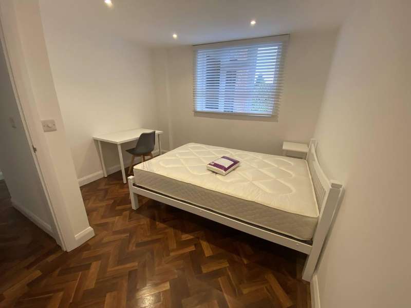 Property to rent in Student Apartment Near St Lukes Campus Warren House, Magdalen Road, Ex2