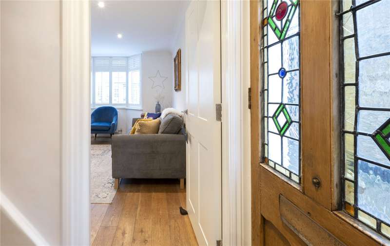 Property for Sale in Sunbury Lane, Waltononthames, Surrey, Kt12