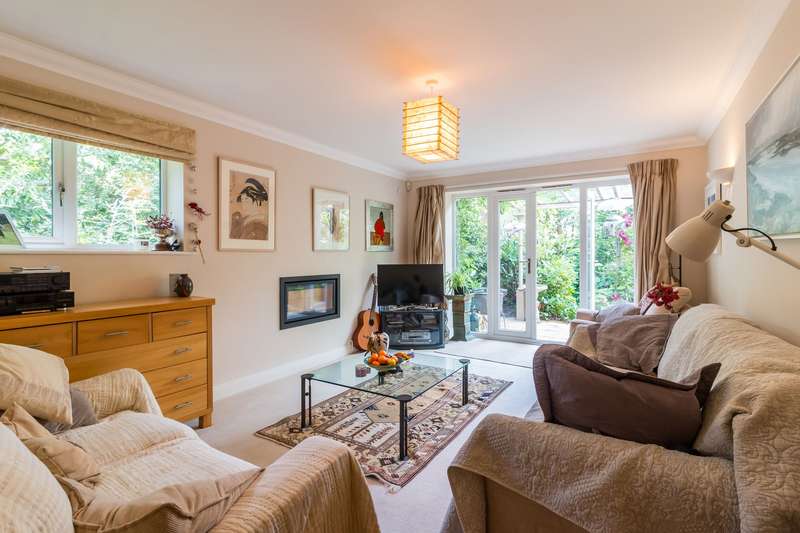 Property for Sale in Park Lane, Alderholt, Sp6