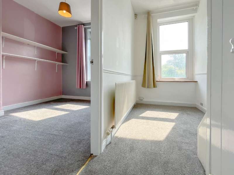 Property for Sale in Staincliffe Road, Dewsbury, Wf13