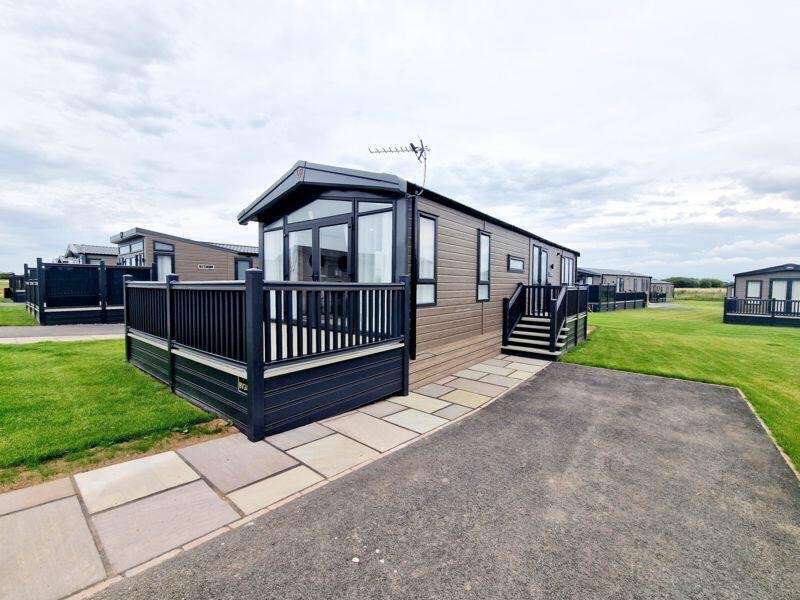 Property for Sale in Mill Lane, Hawksworth, Leeds, Ls20