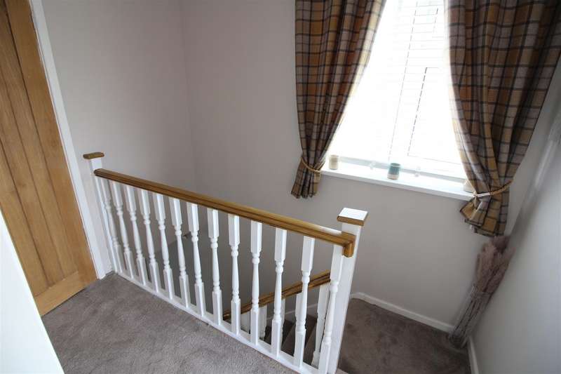 Property for Sale in Earlswood Crescent, Kippax, Leeds, Ls25