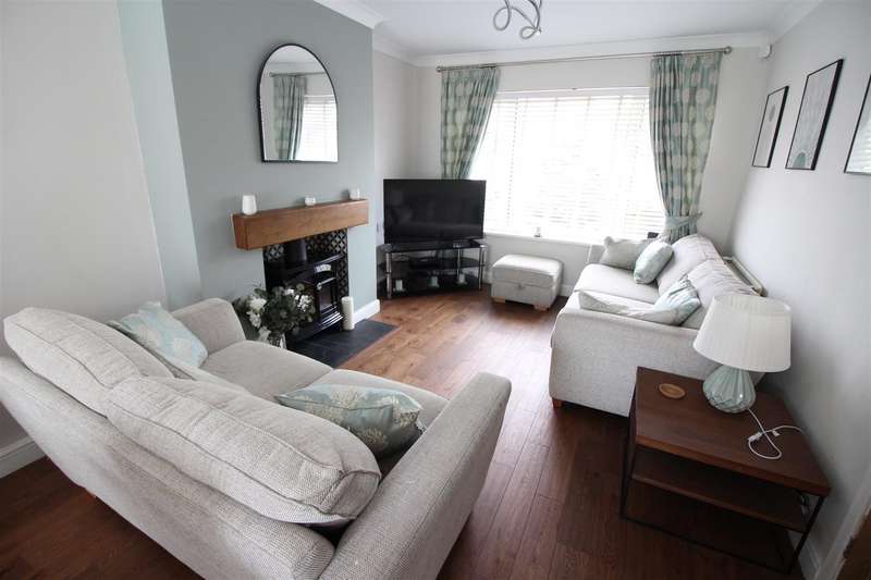 Property for Sale in Earlswood Crescent, Kippax, Leeds, Ls25