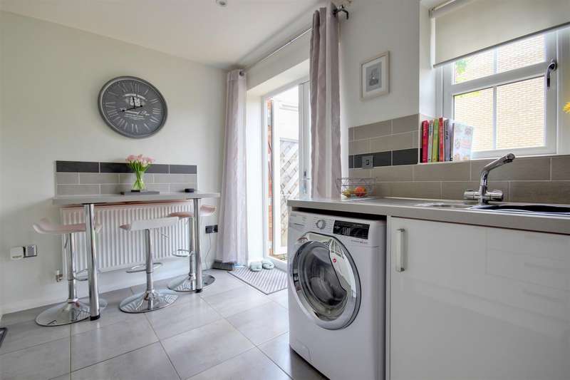 Property for Sale in Hamlet Drive, Kingswood, Hu7