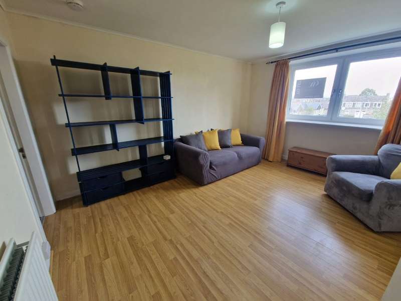 3 Bedrooms Flat for rent in Printfield Walk, Woodside, Aberdeen, AB24