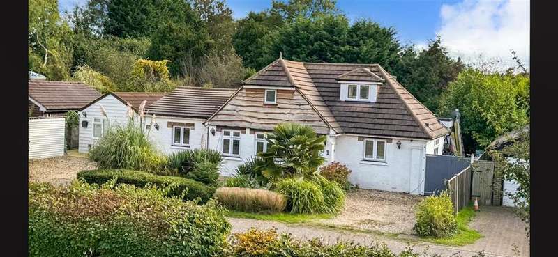5 Bedrooms Detached Bungalow for sale in The Close, Ardingly, Surrey, RH6