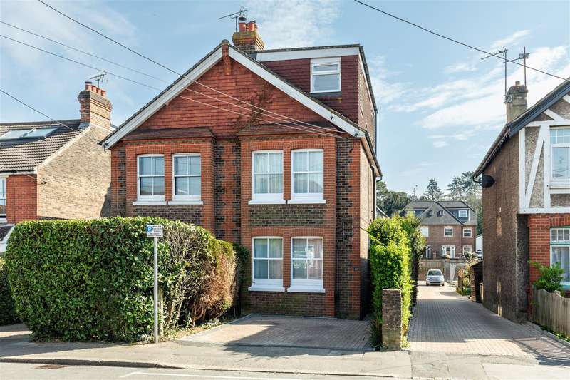 4 Bedrooms Semi Detached House for sale in Queens Road, Haywards Heath, RH16