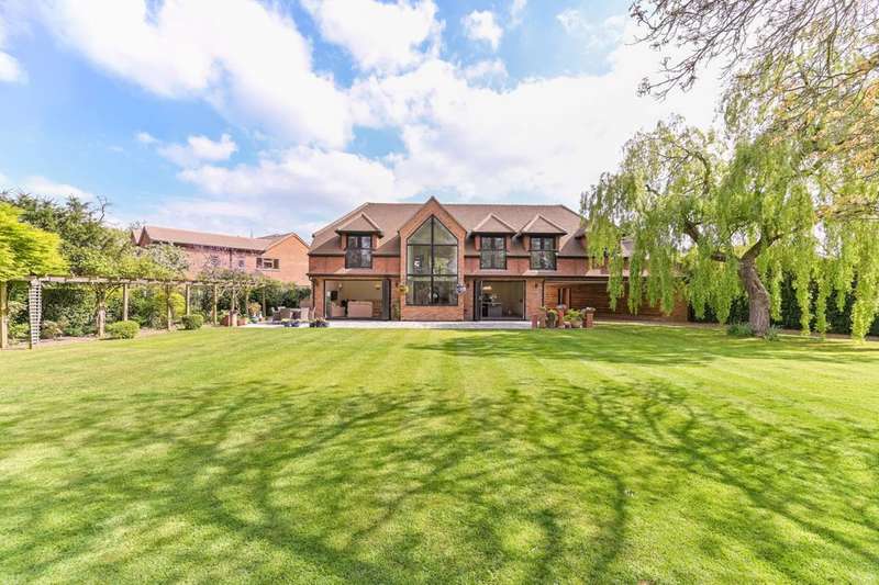 5 Bedrooms Detached House for sale in Clevehurst Close, Stoke Poges, SL2