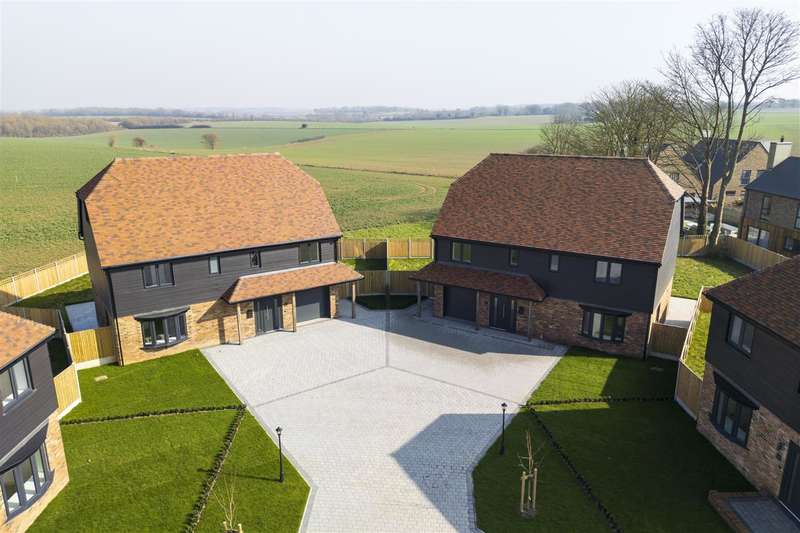 5 Bedrooms Detached House for sale in Mulberry Mews, Sandwich Road, Whitfield, CT16