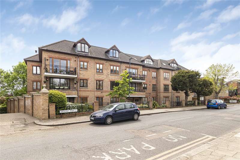 3 Bedrooms Flat for sale in Crescent Road, Enfield, EN2