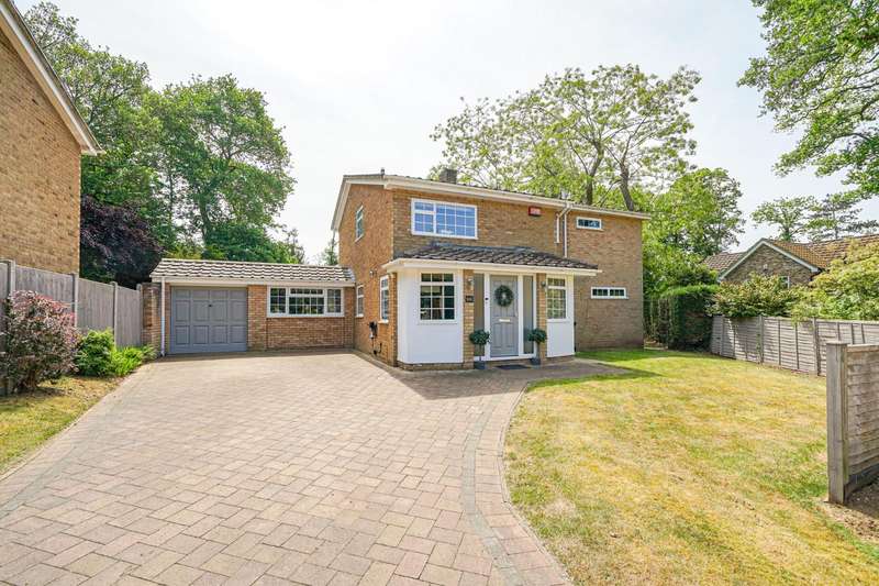 4 Bedrooms Detached House for sale in Chamberlains Gardens, Leighton Buzzard, LU7