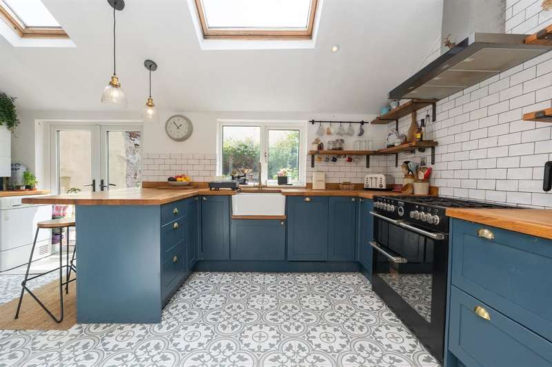 2 Bedrooms Terraced House for sale in Marlborough Avenue, Bristol, BS16