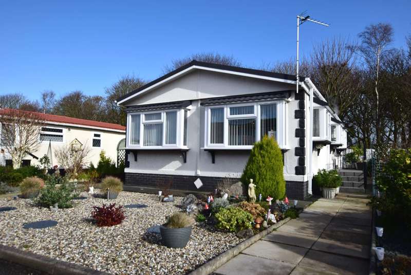 Properties For Sale In Blackpool Peel Corner Blackpool Lancashire Nethouseprices Com
