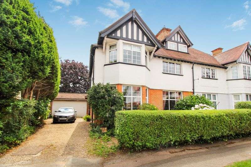 Properties for Sale in Whyteleafe, Caterham Surrey