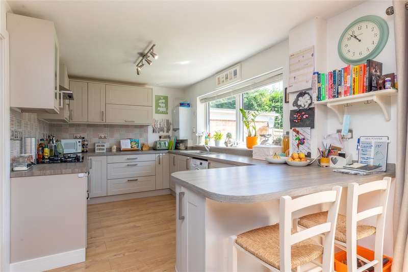 Property for Sale in Foxcote, Finchampstead, Wokingham, Berkshire, Rg40