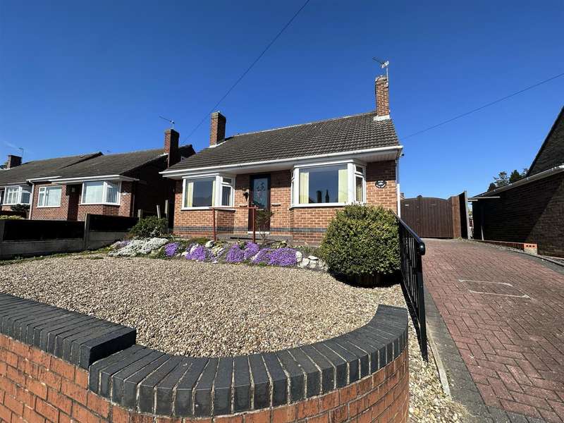 Property for Sale in Woodfield Drive, Swadlincote, De11