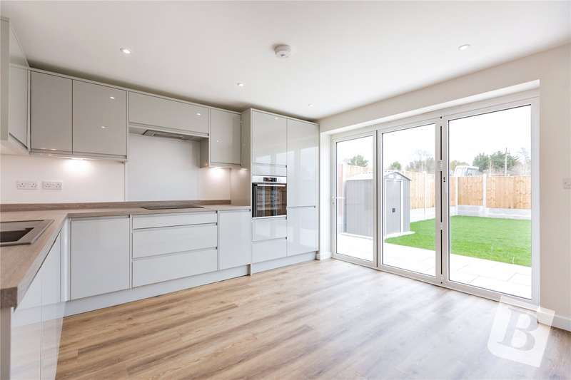 Property for Sale in Lynfords Drive, Runwell, Wickford, Essex, Ss11