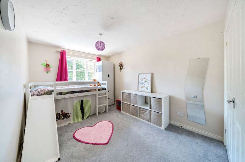 Property for Sale in Fovant Close, Peatmoor, Swindon, Swindon