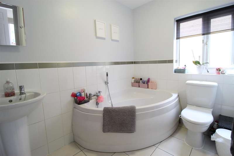 Property for Sale in Hurst Crescent, Glossop, Sk13