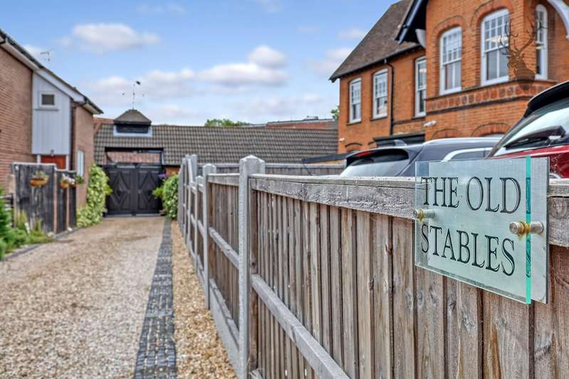 Properties for Sale in Loughton, Brook Road Loughton Essex