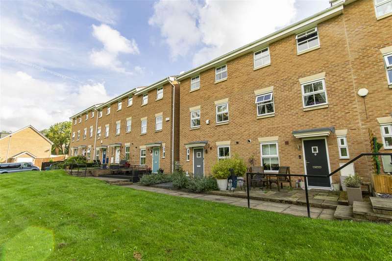 Property for Sale in Wilden Croft, Brimington, Chesterfield, S43
