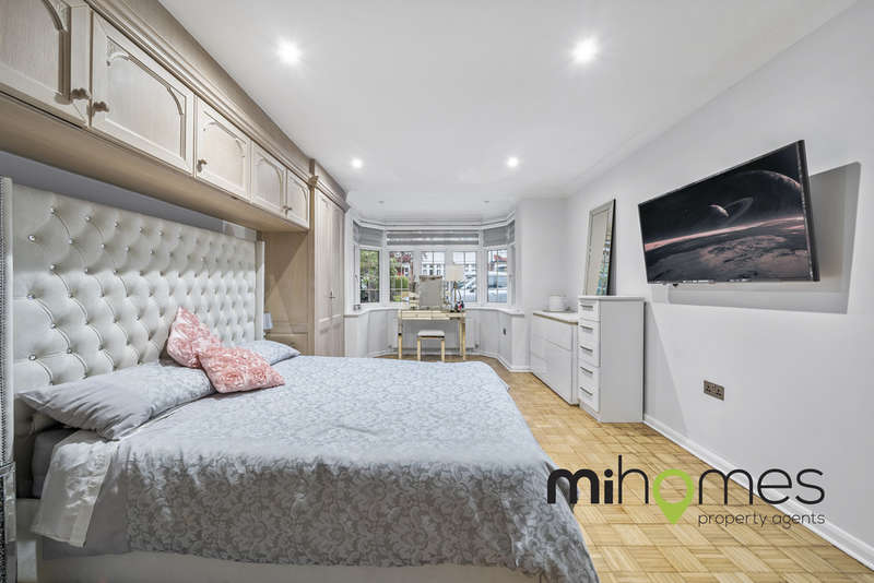 Property to rent in Woodland Way, London, N21