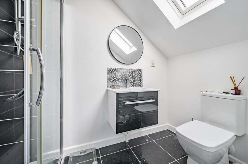 Property for Sale in Portsmouth Road, Horndean, Po8